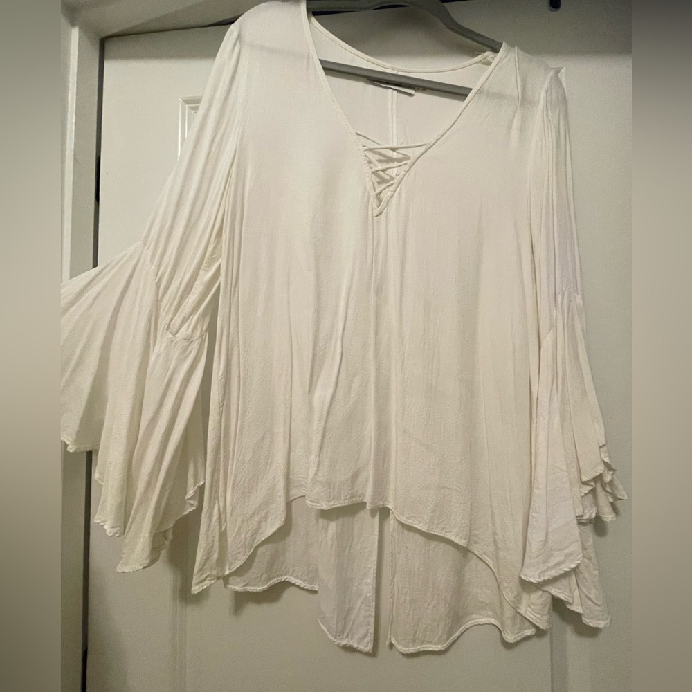 White flutter sleeve blouse/slit up back